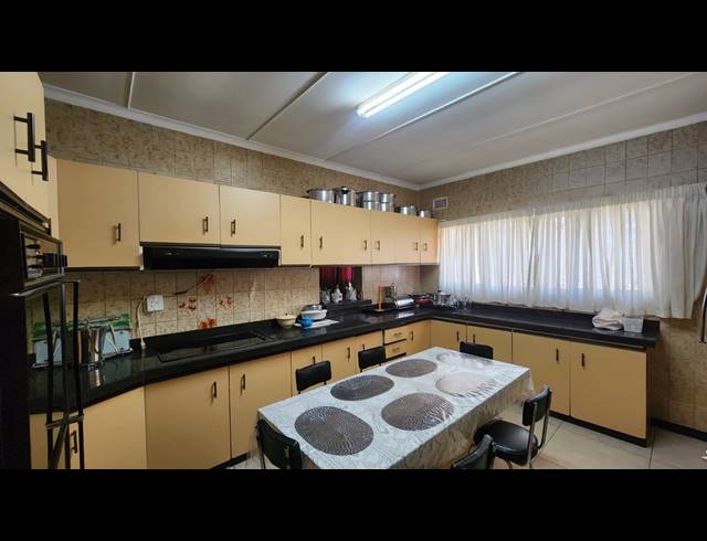 4 BEDROOM FREESTANDING FOR SALE IN RAISETHORPE